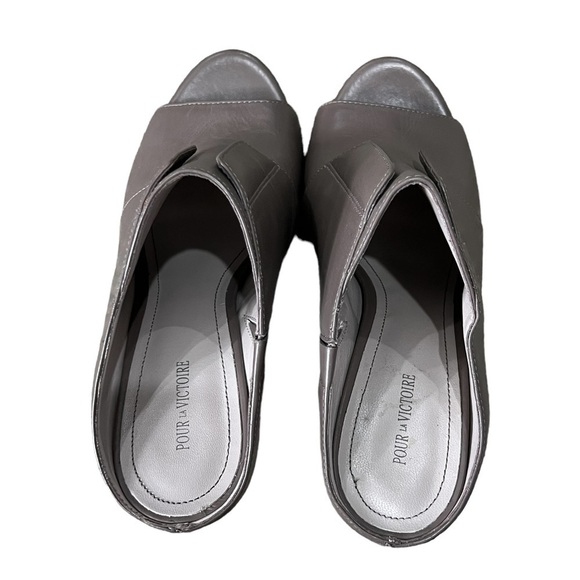 Pour La Victoire Taupe Eva Peep Toe Block Heel Mules Size 7 Women's - Picture 5 of 9